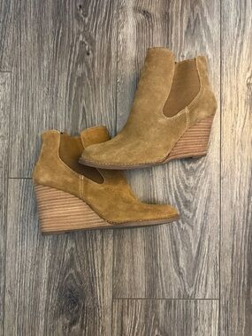Lucky Brand Tan Suede Wedge Chelsea Ankle Boots